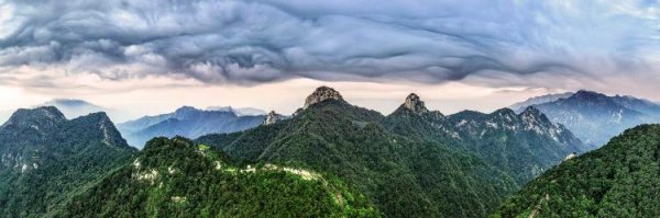 祥富金融 秋天到沂蒙山龟蒙过把“摄影瘾”：无人机千米高度轻松拍云海